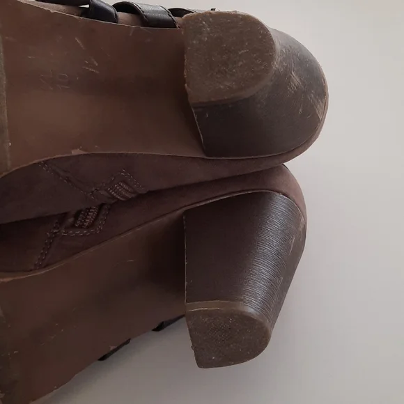 Ankle Shoes (Boots) - Size 10 (XL) - Picture 10 of 11